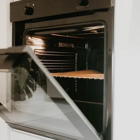 Peaceful Modern With Festung View Near Hbf Apartment *