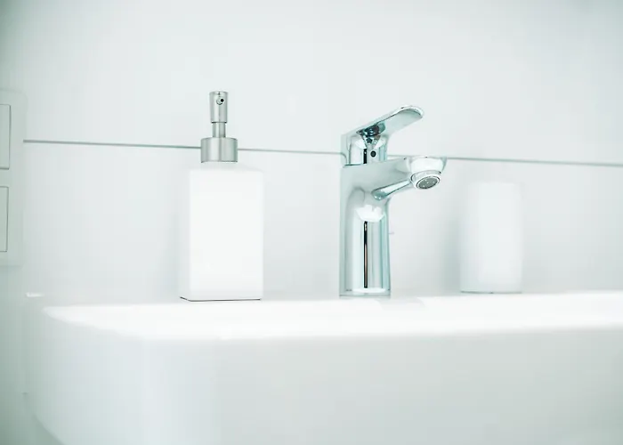 Peaceful Modern With Festung View Near Hbf Apartment